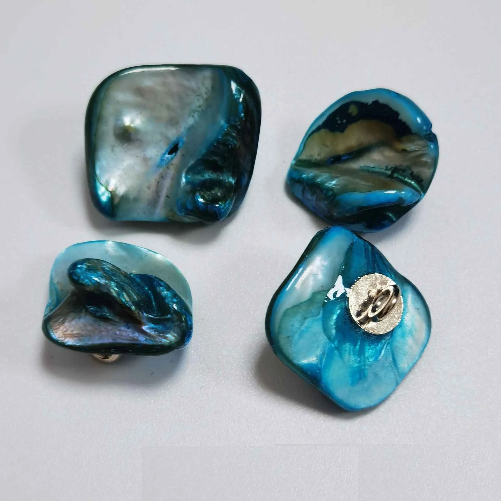 20x16mm Irregular Freshwater Shell Shank Buttons 99 Pack
