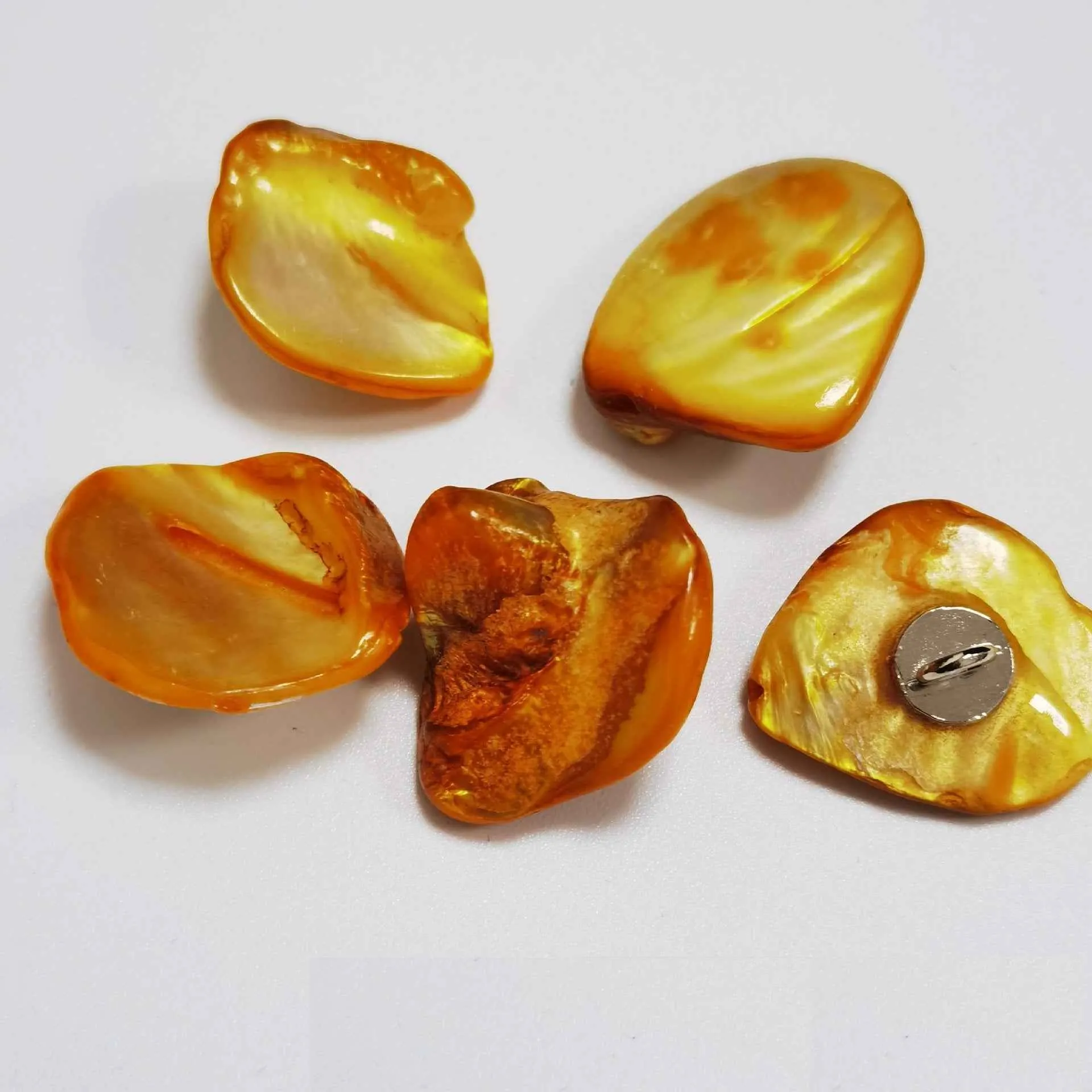 20x16mm Irregular Freshwater Shell Shank Buttons 99 Pack