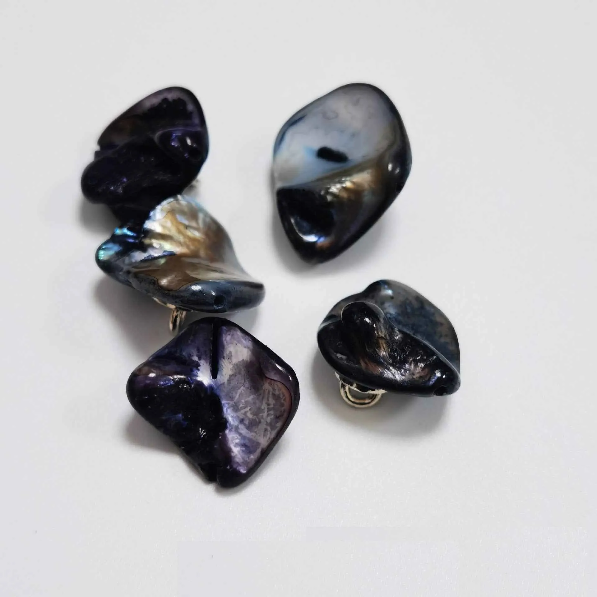 20x16mm Irregular Freshwater Shell Shank Buttons 99 Pack