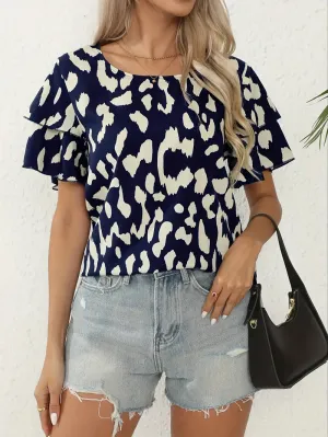 Evelyn: Round-neck, printed casual blouse