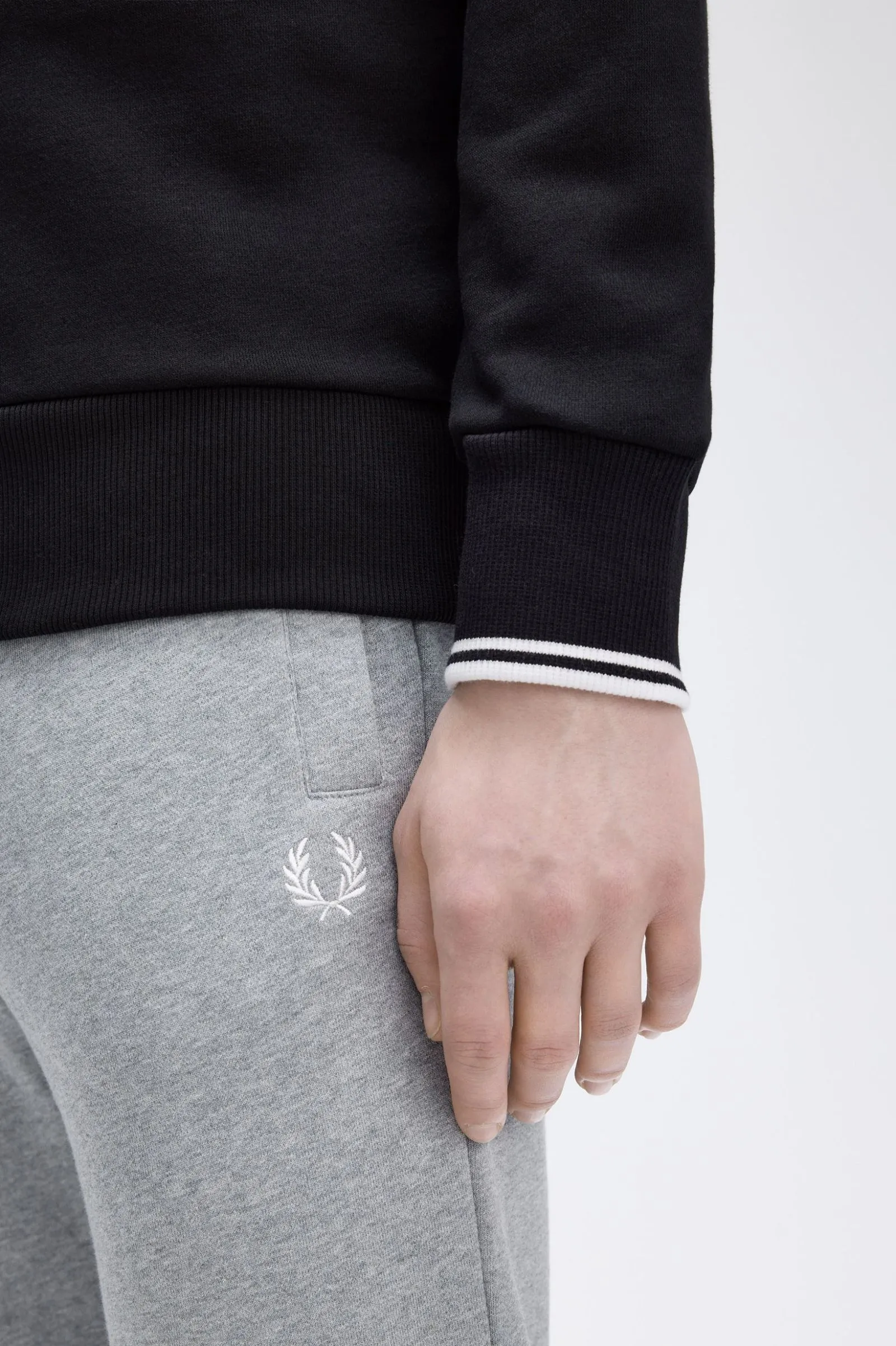 Fred Perry M3574 Half Zip Sweatshirt 102 Black