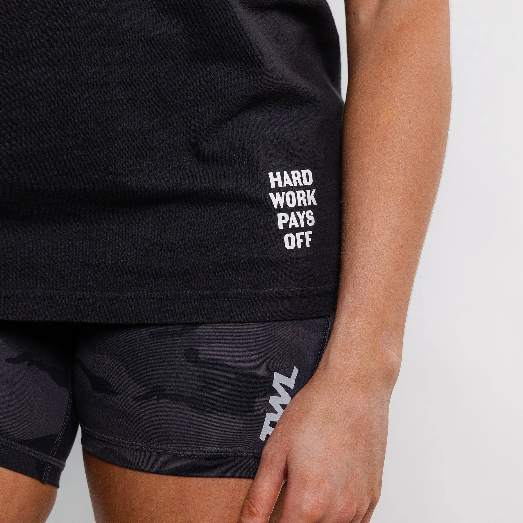 HWPO - STATEMENT T-SHIRT 2.0 - BLACK/WHITE