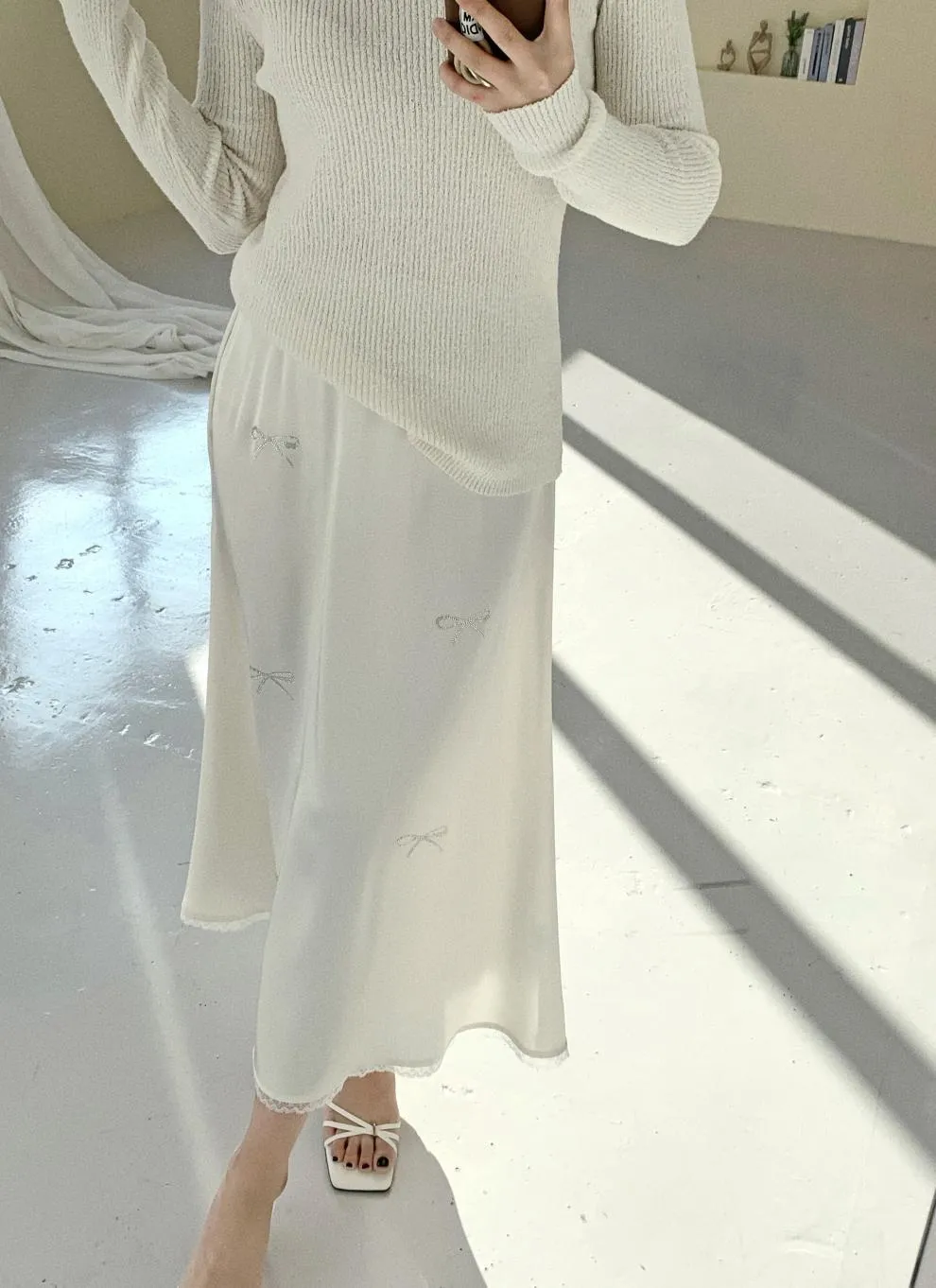 Lace stitching mid-length skirt