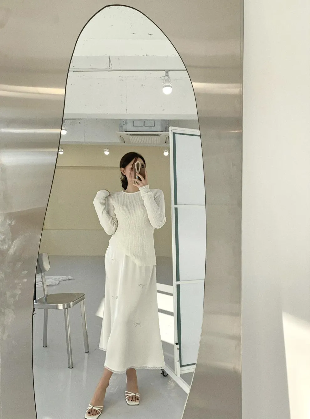 Lace stitching mid-length skirt