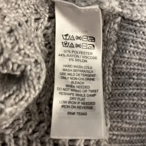 Nicole Miller New York Gray Long Sleeve Sweater Sz L