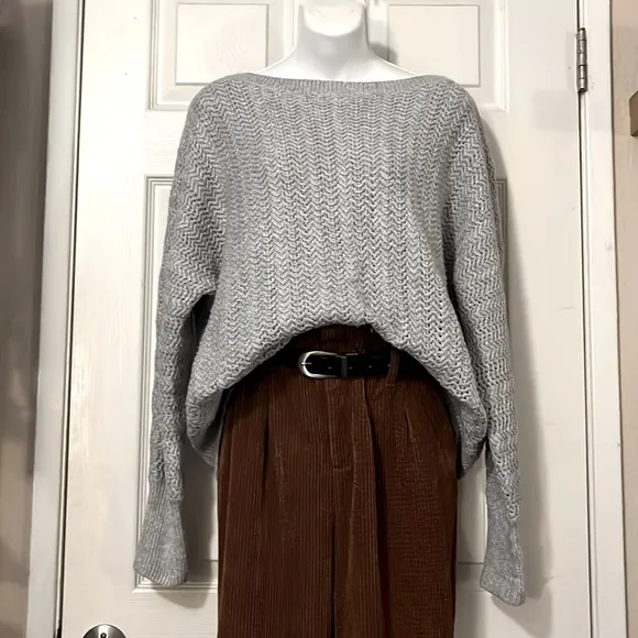 Nicole Miller New York Gray Long Sleeve Sweater Sz L