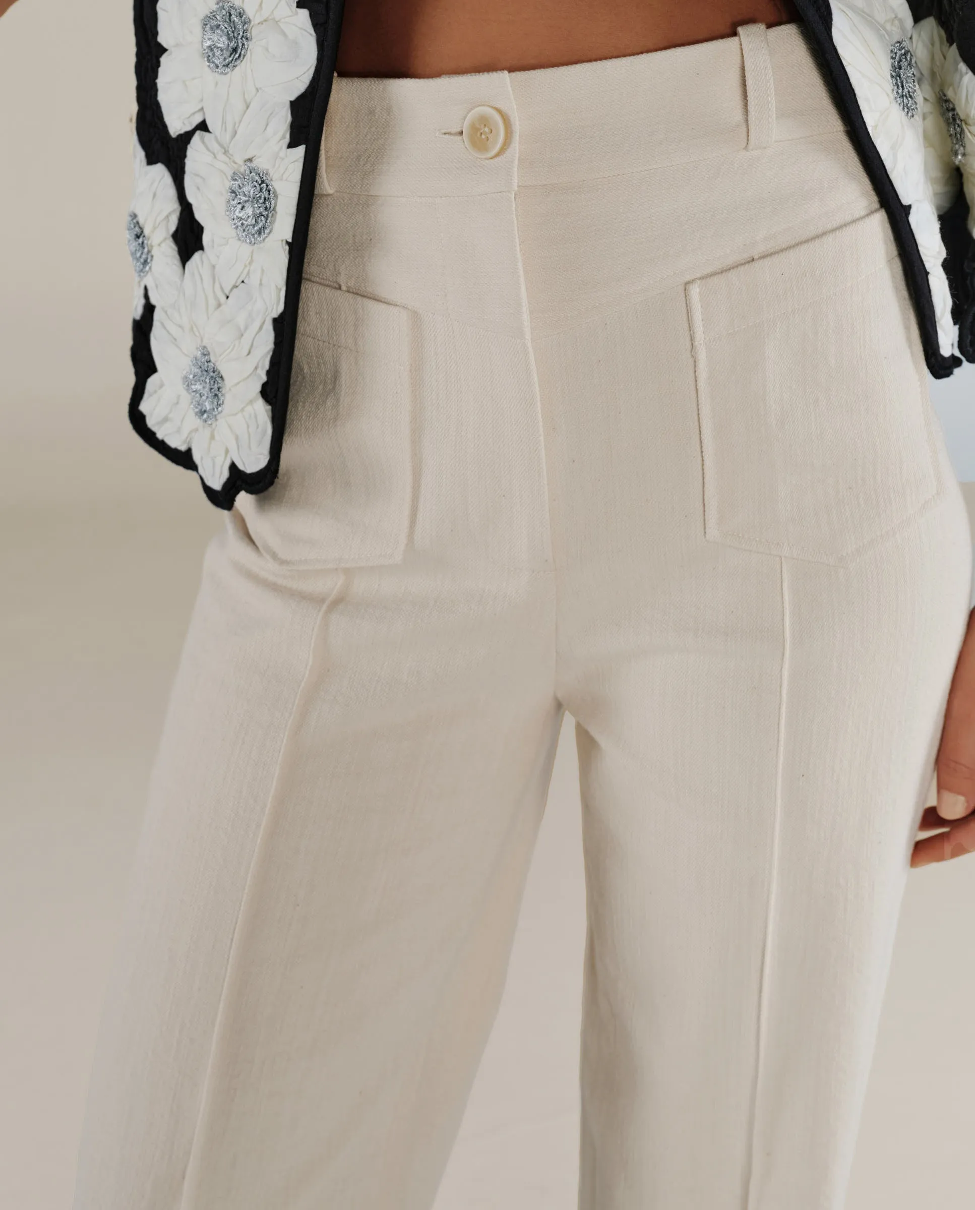 PAOLA | Pantalones Anchos de Algodón Ecru con Detalle de Bolsillos