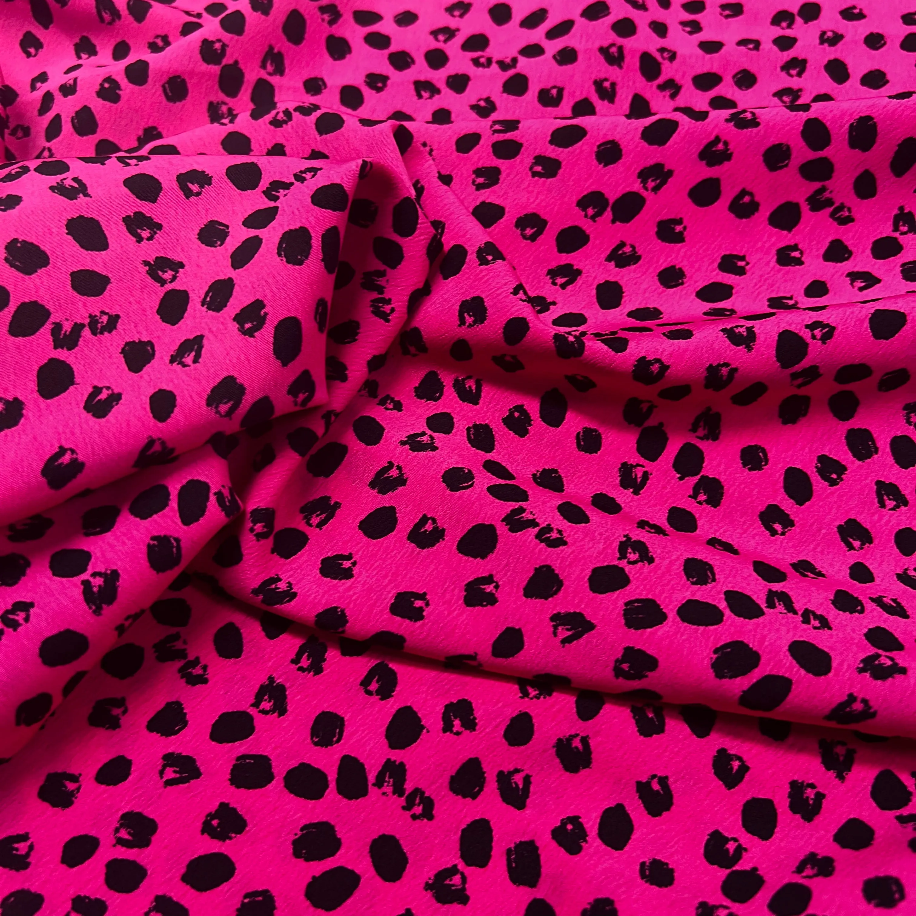 Party Spot Viscose - Cerise