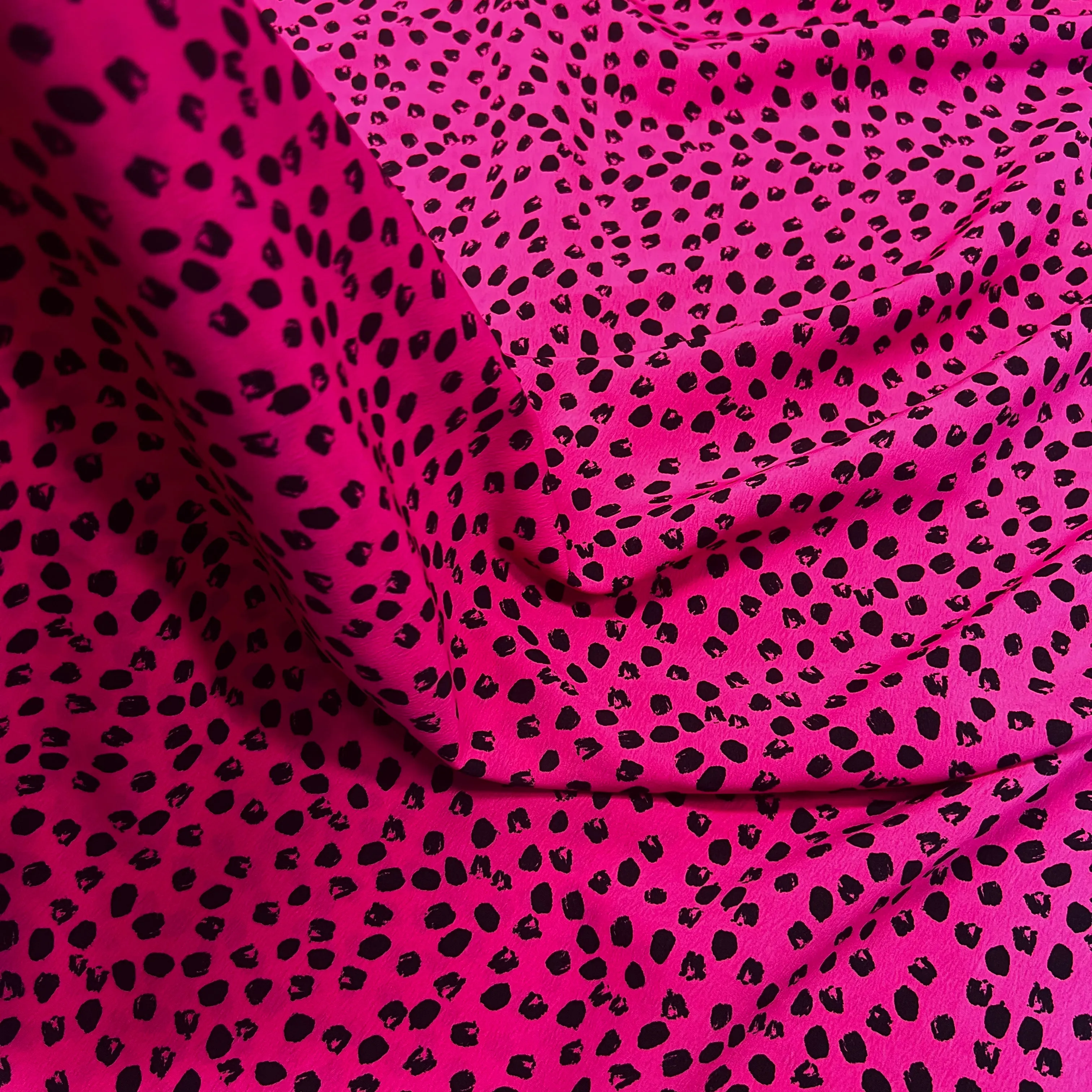 Party Spot Viscose - Cerise