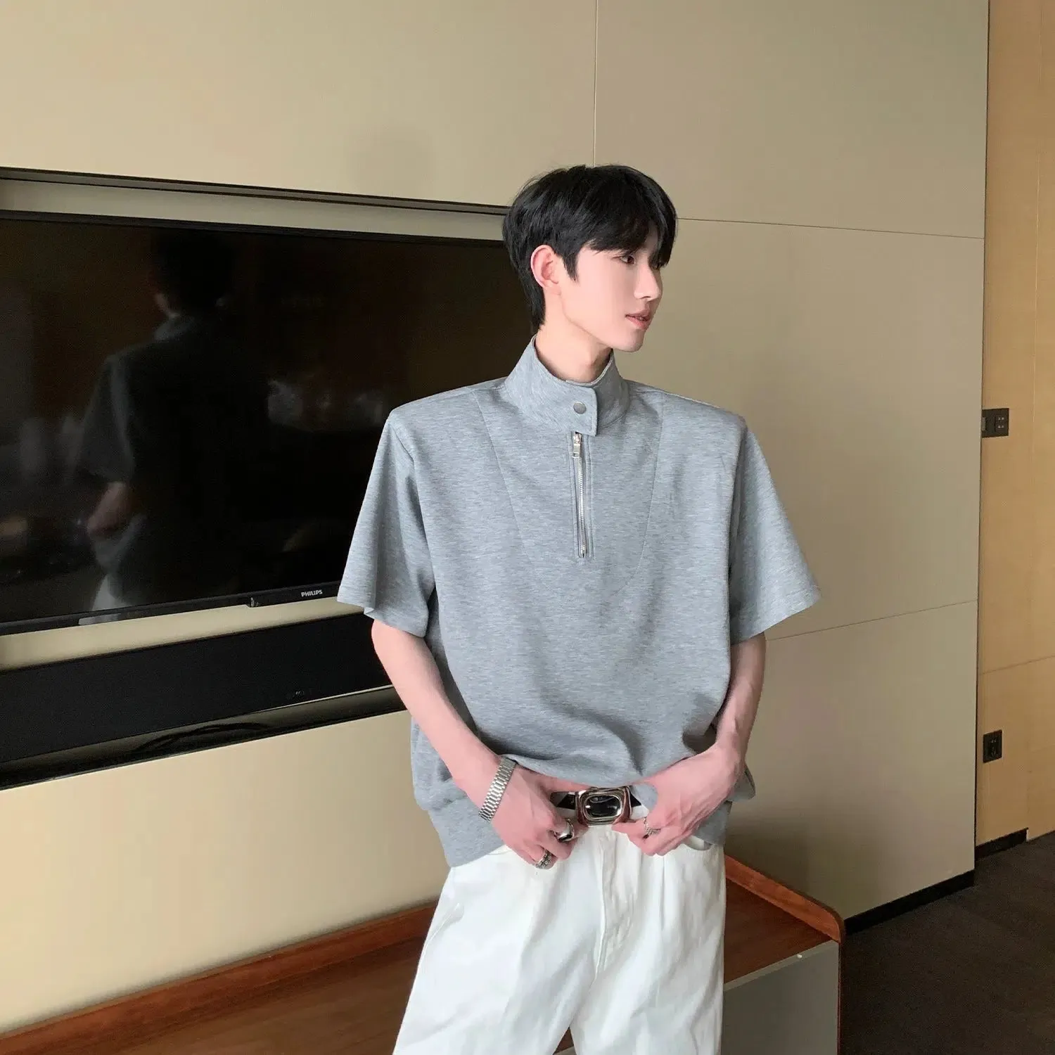 Stand-up Collar T-shirt with Shoulder Pads