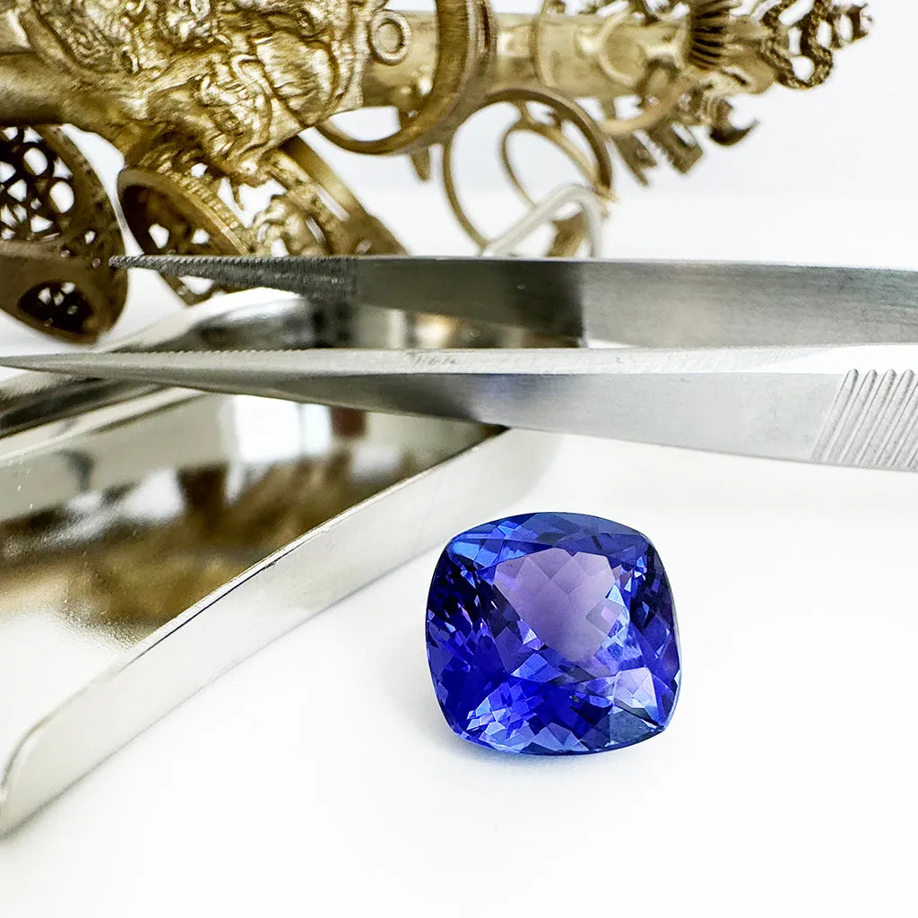 Tanzanite - violet/BLUE Cushion Cut - 5.87ct