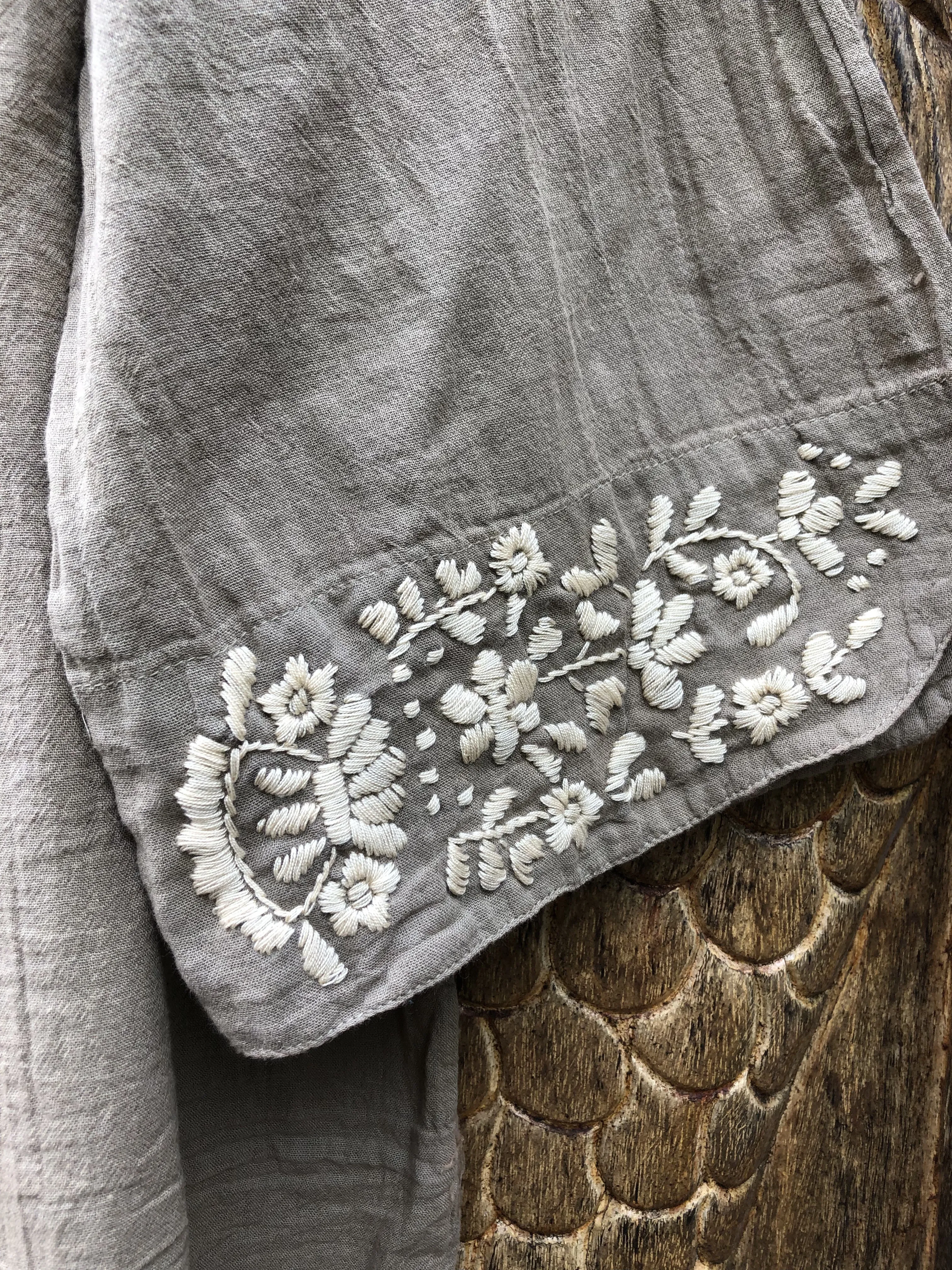 Wildflower Blouse Light Mocha
