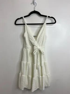 Womens Size XSm Misses White Stilletto's Dress