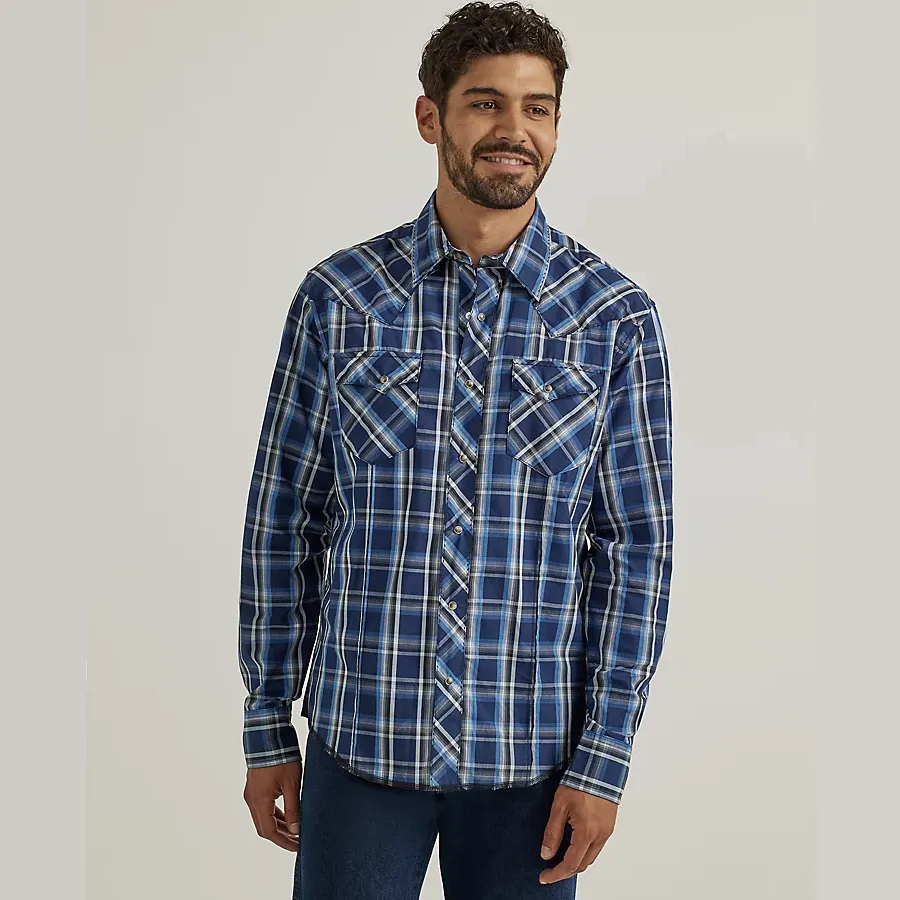 Wrangler® Men's Long Sleeve Snap Shirt - Berry Blue